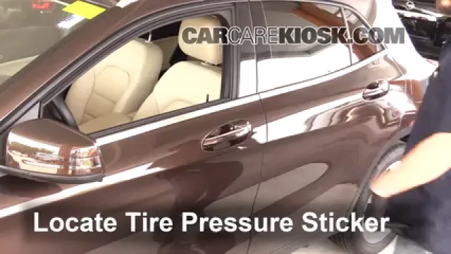 2016 Mercedes-Benz GLA250 4Matic 2.0L 4 Cyl. Turbo Tires & Wheels Check Tire Pressure